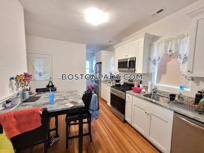 Beacon Hill Lovely 3 Bed 1 Bath available NOW on Myrtle St. in Malden Boston - $2,850