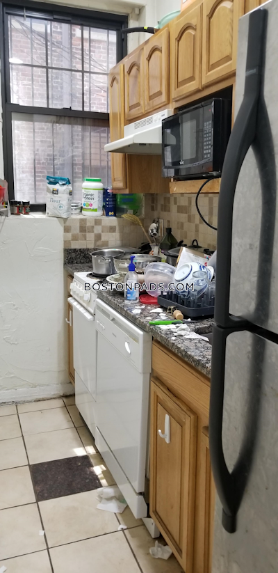 Northeastern/symphony 3 Bed, 1 Bath Unit Boston - $4,700 No Fee
